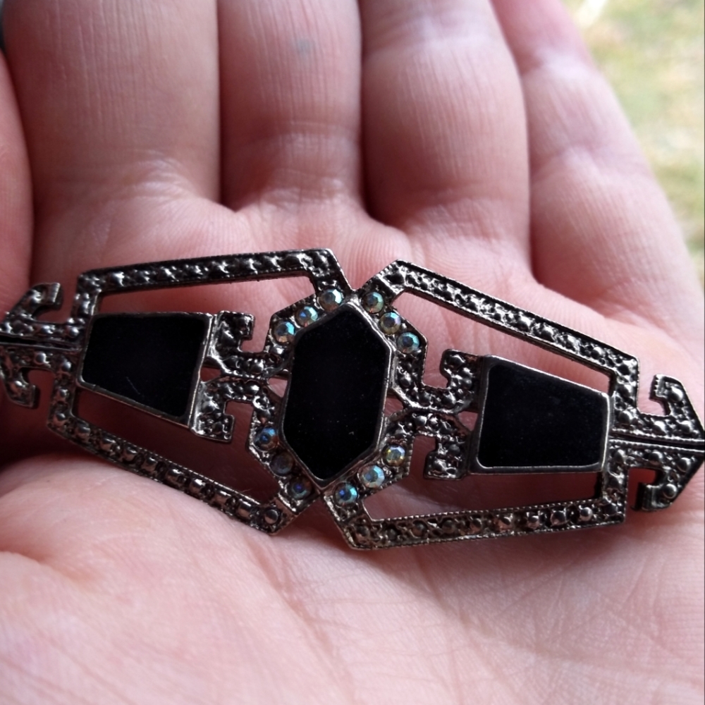 🎃 Vintage enamel and rhinestone brooch